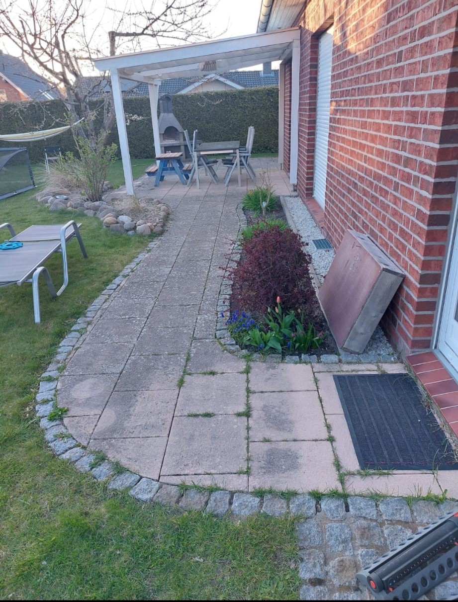 Vorher: Weg zur Terrasse vor und nach der Verlegung